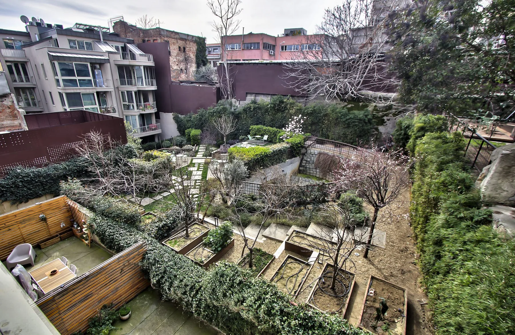 Site Bahçesi